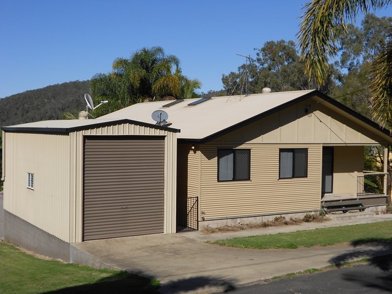 5 Fourth Avenue, Somerset Dam QLD 4312