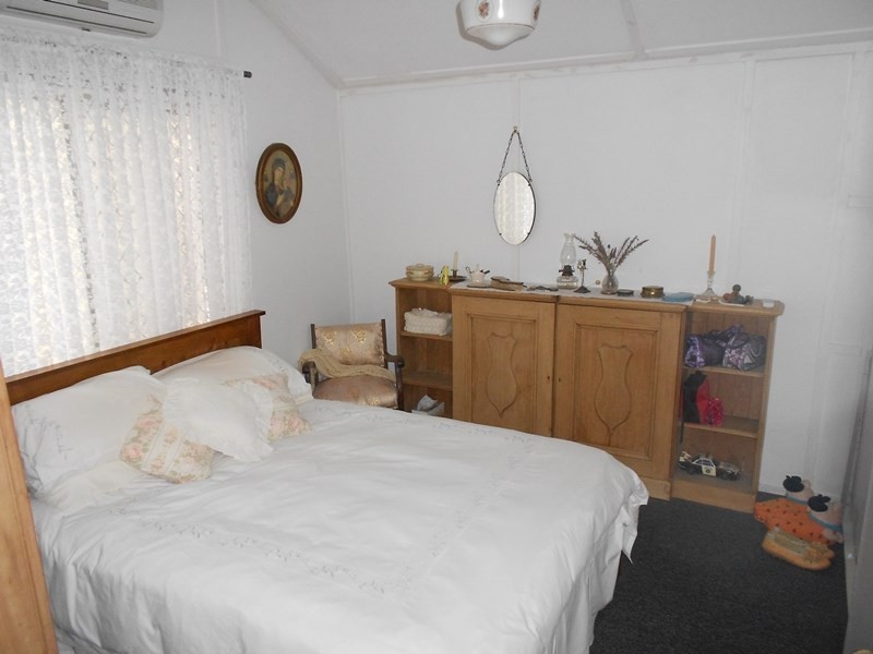 3 Edward Street, Somerset Dam QLD 4312