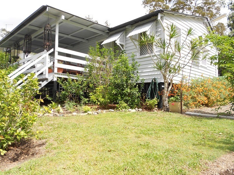 3 Edward Street, Somerset Dam QLD 4312