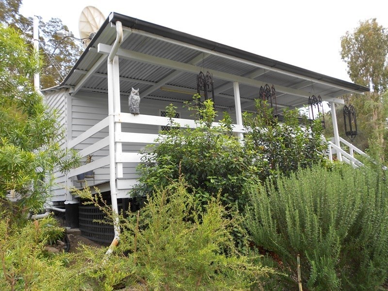 3 Edward Street, Somerset Dam QLD 4312