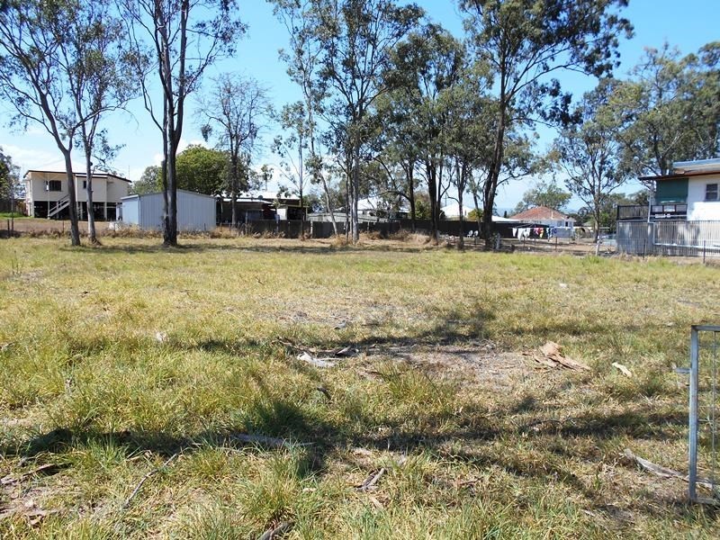 41 Dingyarra Street, Toogoolawah QLD 4313