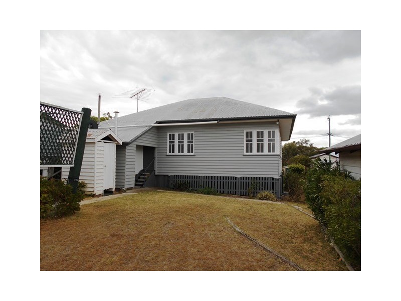 24 Bellambi Street, Toogoolawah QLD 4313