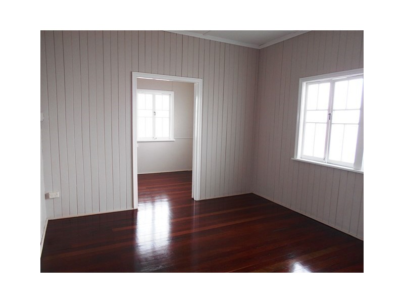 24 Bellambi Street, Toogoolawah QLD 4313