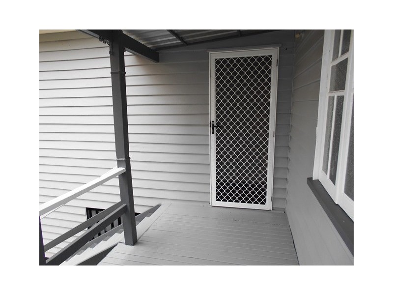 24 Bellambi Street, Toogoolawah QLD 4313