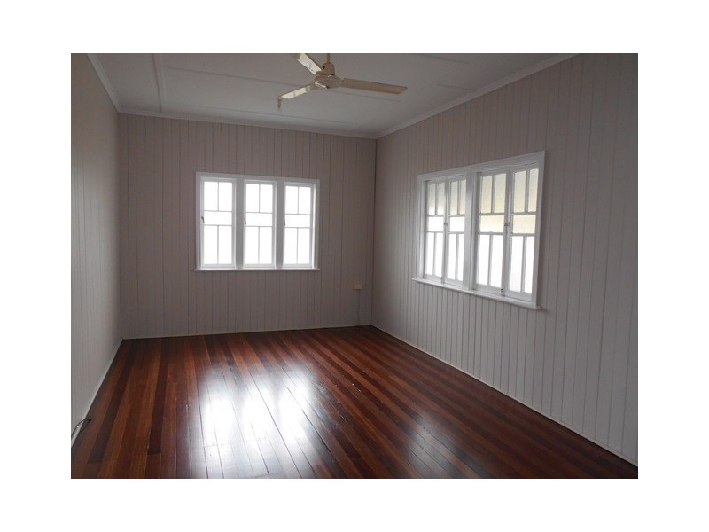 24 Bellambi Street, Toogoolawah QLD 4313