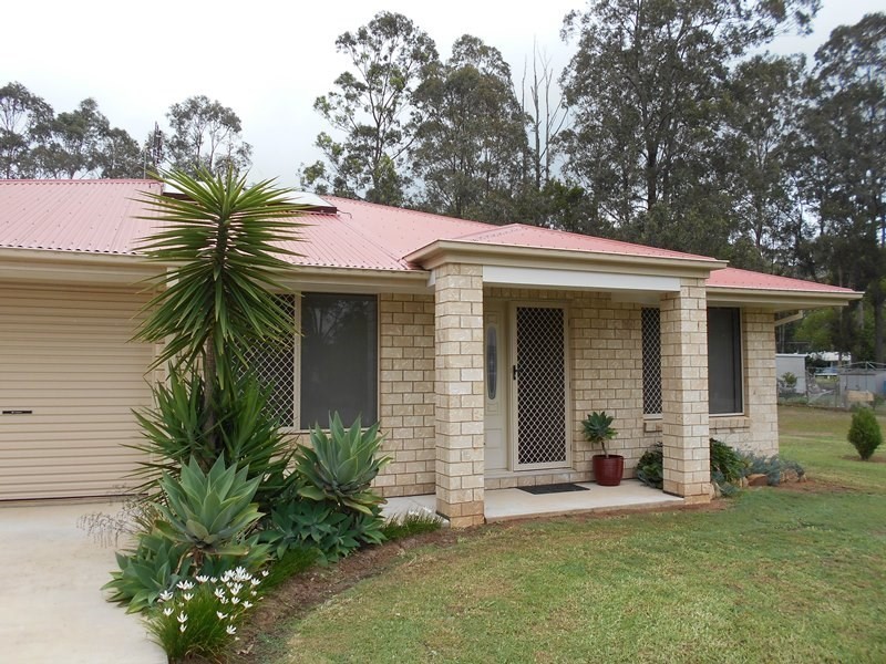 15 BLACKBUTT Street, Blackbutt QLD 4306