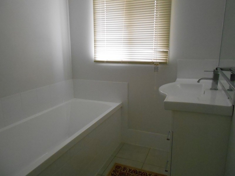 15 BLACKBUTT Street, Blackbutt QLD 4306