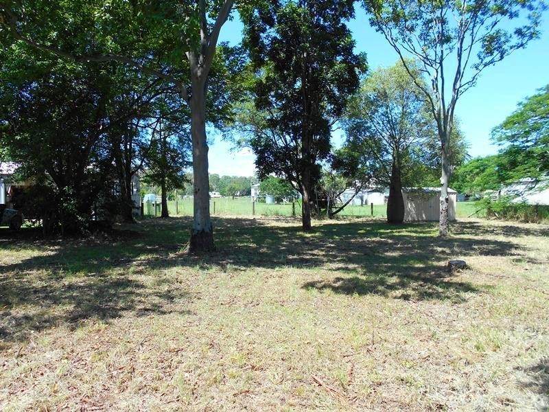 8 CAIRNSCROFT, Toogoolawah QLD 4313