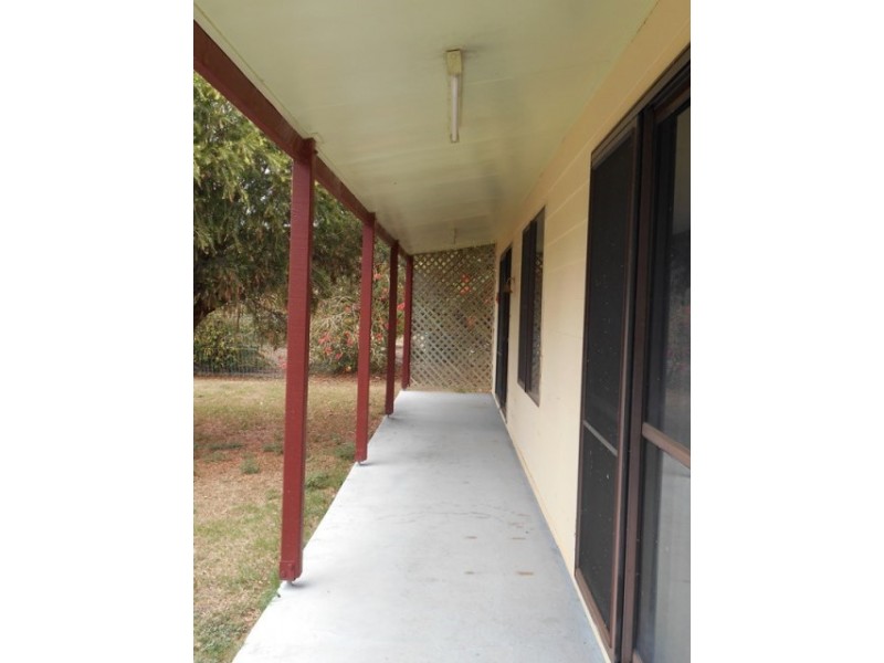 11 Mangerton Street, Toogoolawah QLD 4313