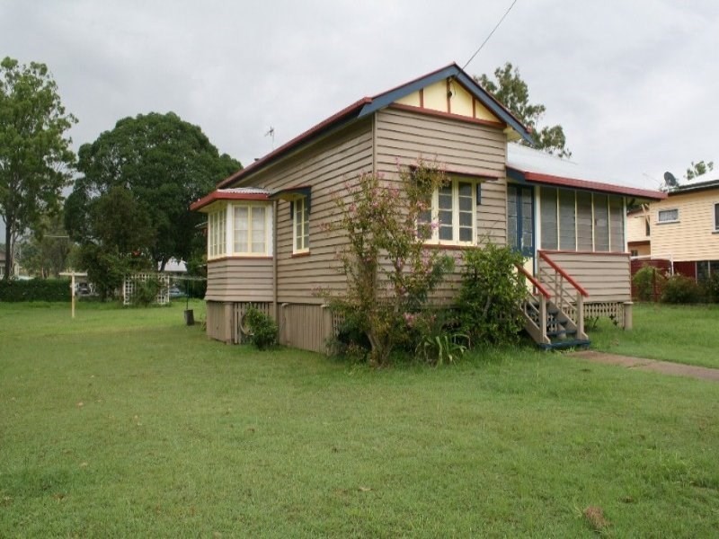 19 Charles Street, Toogoolawah QLD 4313