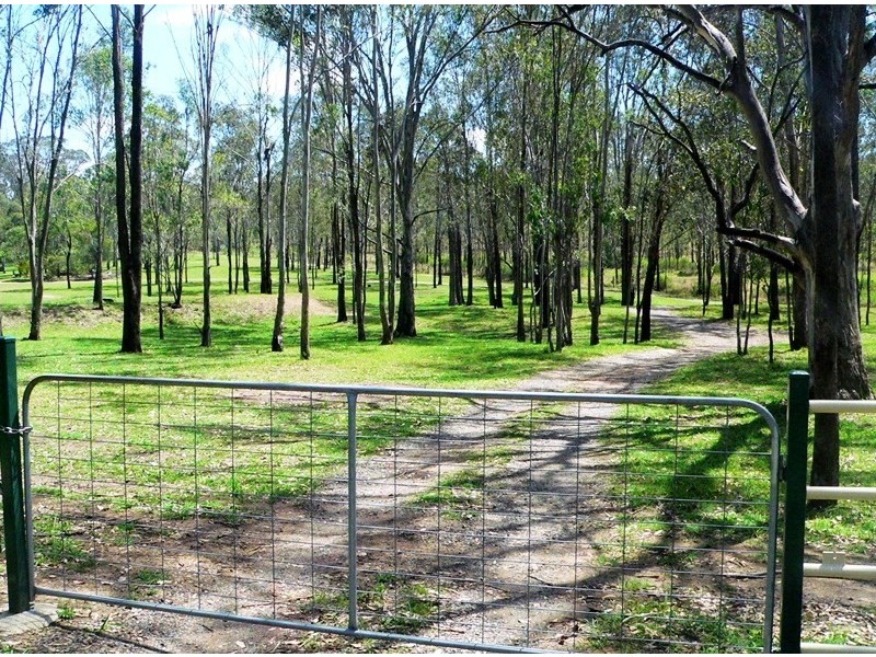 22 Calcite Road, Biarra QLD 4313