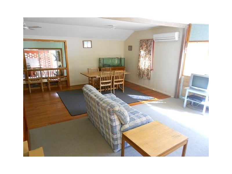 5 Jubilee Street, Somerset Dam QLD 4312