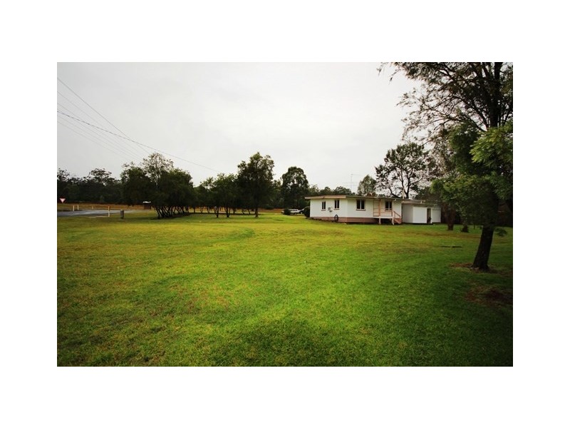 17-19 Scott Street, Benarkin QLD 4306