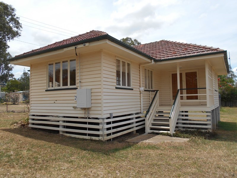 53 Dingyarra Street, Toogoolawah QLD 4313