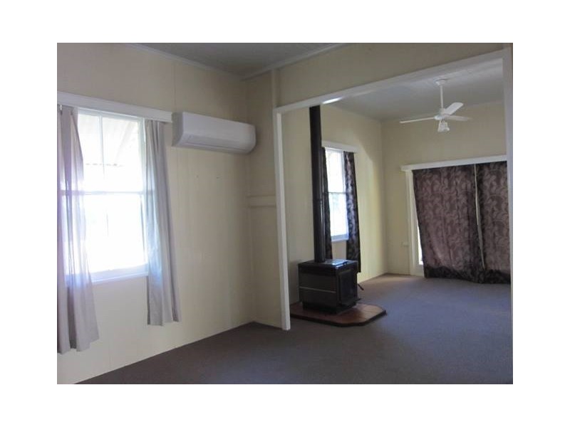 14 George Street, Toogoolawah QLD 4313