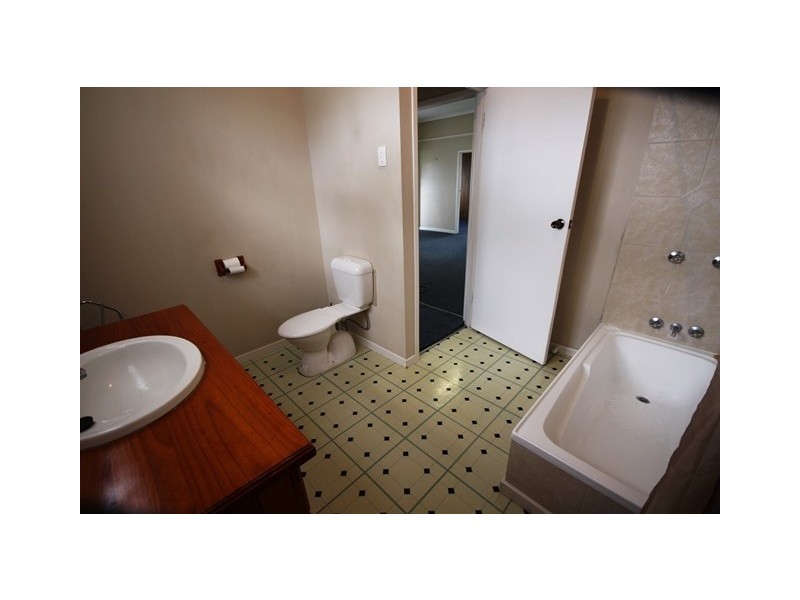 19 Bellambi Street, Toogoolawah QLD 4313