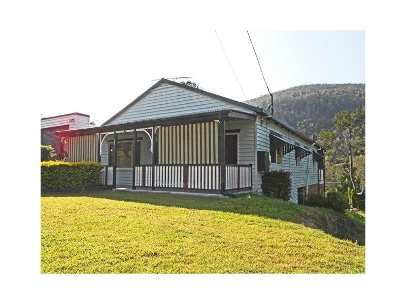 28 King Street, Somerset Dam QLD 4312