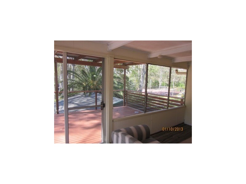 4 Jubilee Street, Somerset Dam QLD 4312