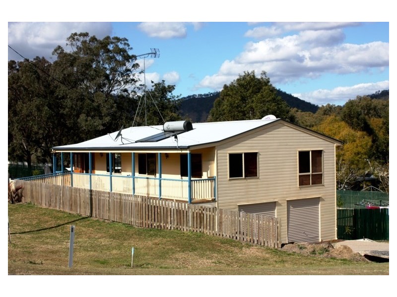 42 David Street, Linville QLD 4306