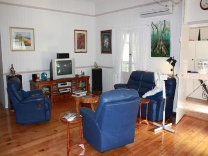 13 Charles Street, Toogoolawah QLD 4313