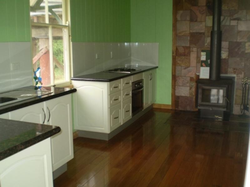 391 Crossdale Road, Somerset Dam QLD 4312