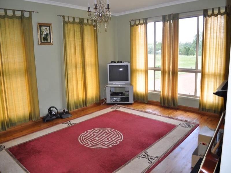 57 KNAGGS Court, Blackbutt QLD 4306