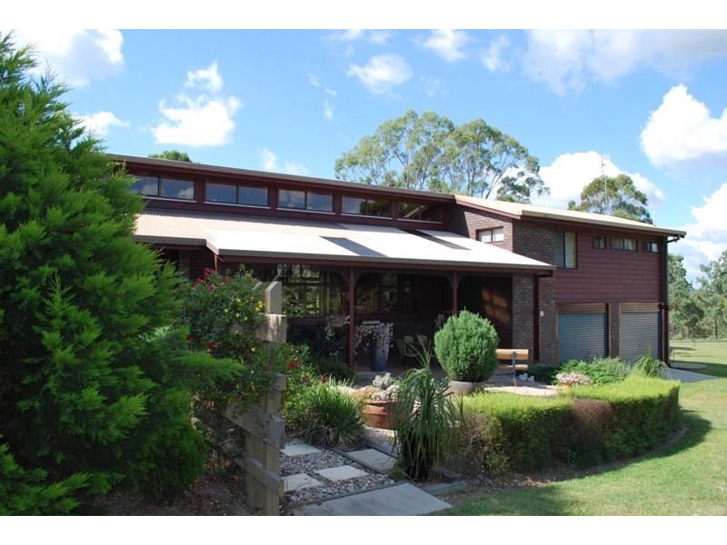 4 SMITH Street, Yarraman QLD 4614