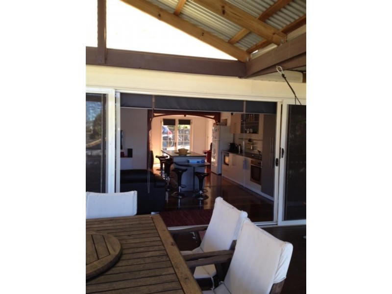 9 Third Avenue, Somerset Dam QLD 4312