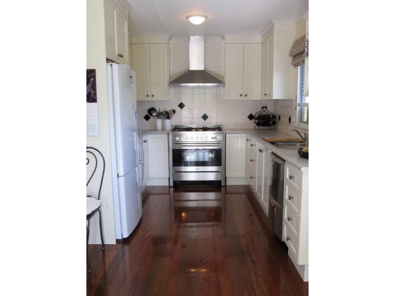 27 Blackbutt Street, Blackbutt QLD 4306