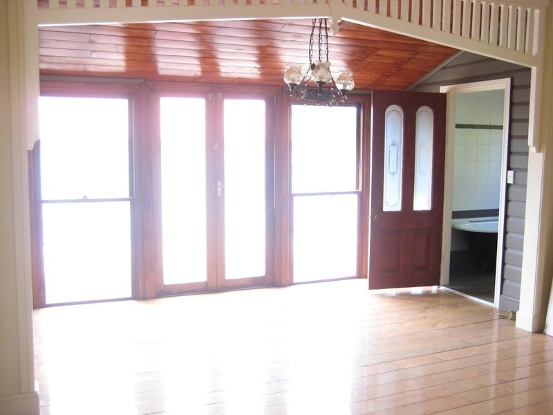 43 Bellambi Street, Toogoolawah QLD 4313