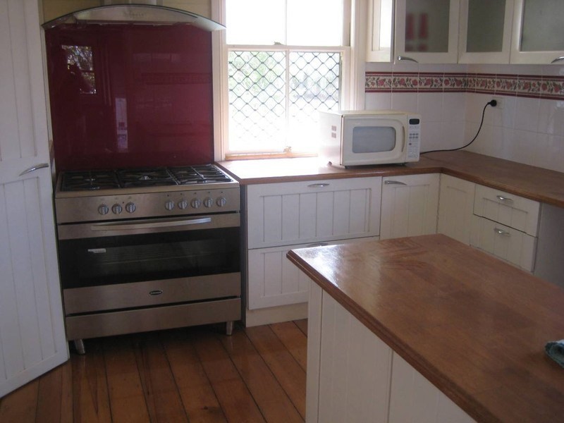 43 Bellambi Street, Toogoolawah QLD 4313