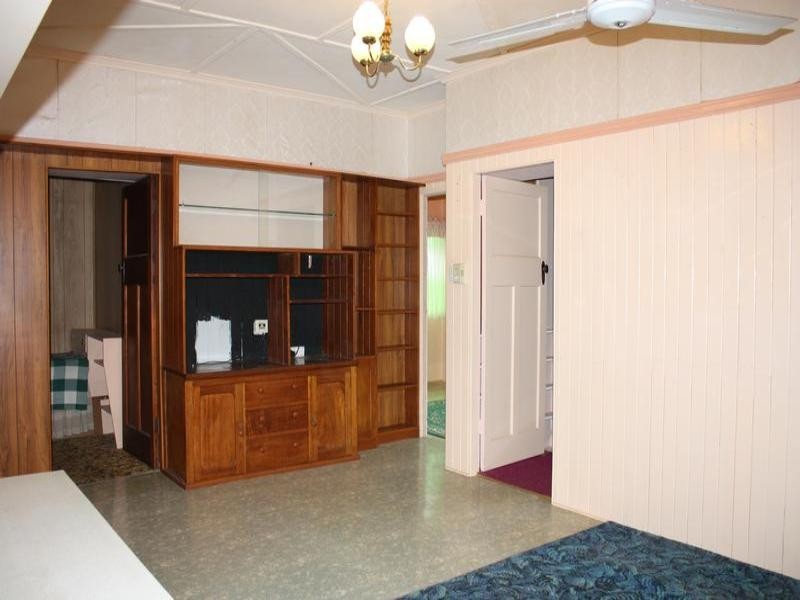 15 Cairnscroft Street, Toogoolawah QLD 4313