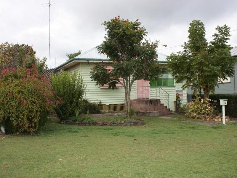 15 Cairnscroft Street, Toogoolawah QLD 4313