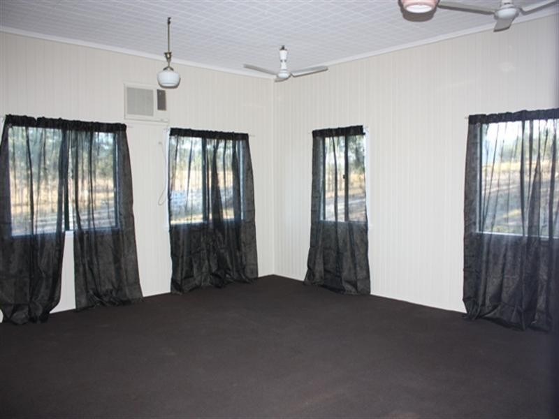 99 Deadhorse Lane, Toogoolawah QLD 4313