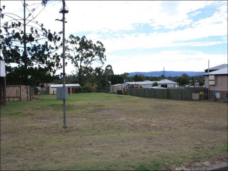 37 Fulham Street, Toogoolawah QLD 4313