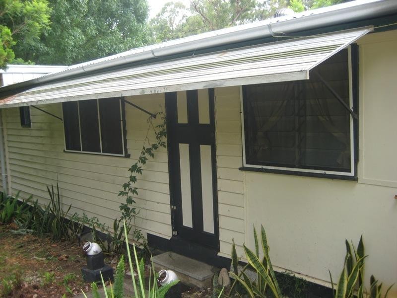 18 Rocky Street, Somerset Dam QLD 4312