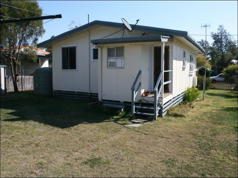 14 Short Street, Esk QLD 4312