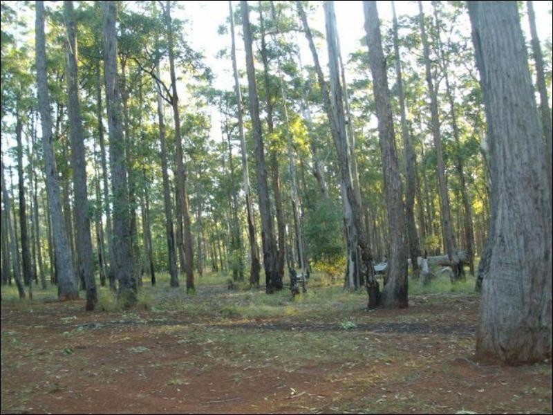 30 Brett Road, Blackbutt QLD 4306