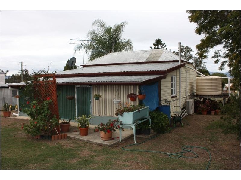 3 Factory Lane, Toogoolawah QLD 4313