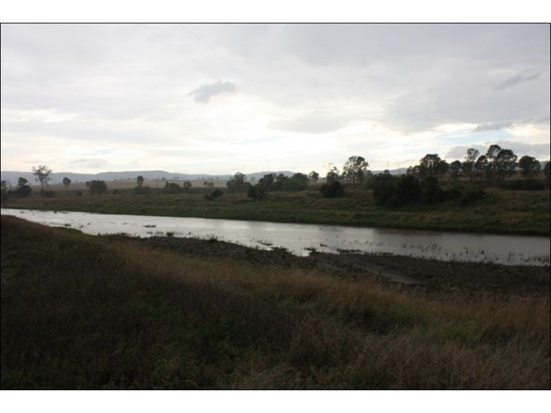 Cressbrook QLD 4313