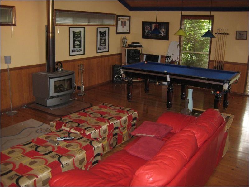 6 Fourth Avenue, Somerset Dam QLD 4312