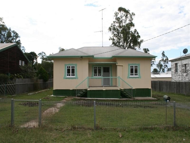 73 DIngyarra Street, Toogoolawah QLD 4313