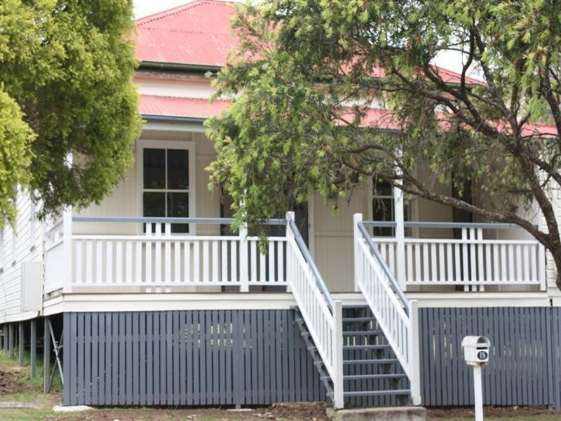 19 Mangerton Street, Toogoolawah QLD 4313