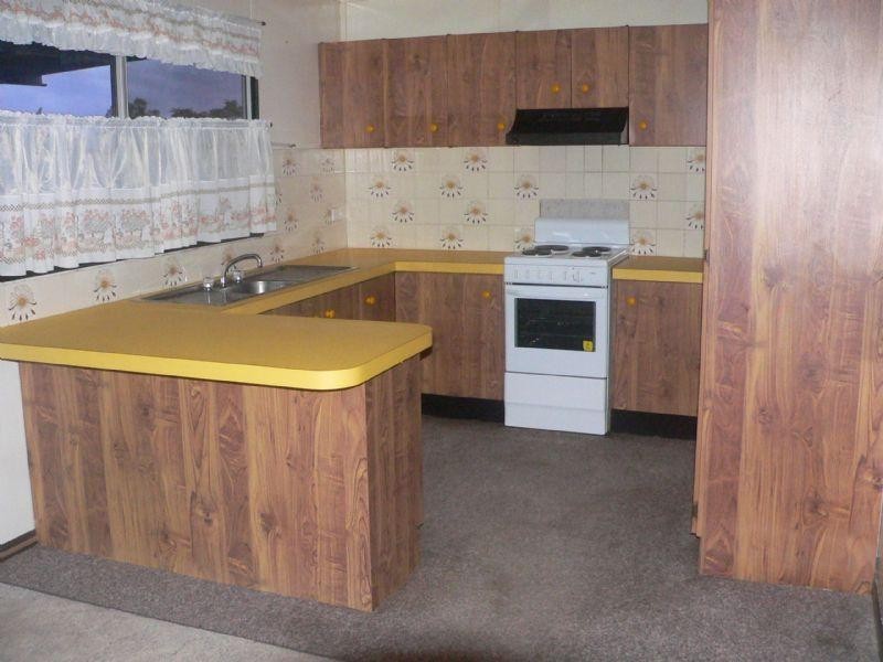 14 Victoria Street, Toogoolawah QLD 4313