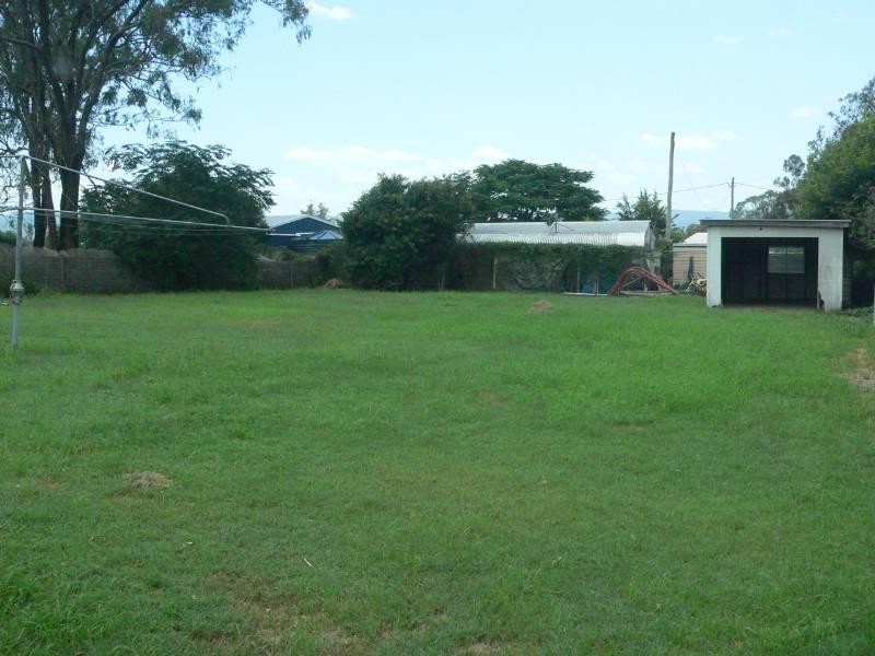 14 Victoria Street, Toogoolawah QLD 4313