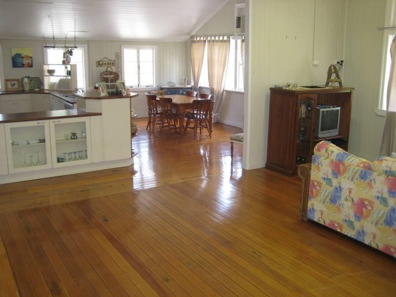 7 First Avenue, Somerset Dam QLD 4312