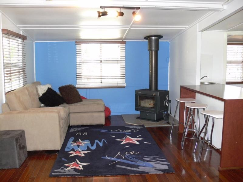 10 Jubilee Street, Somerset Dam QLD 4312