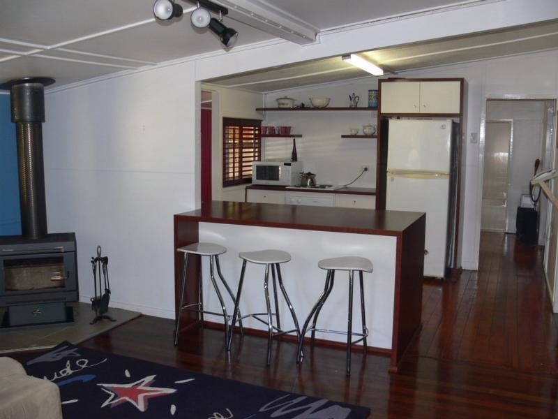 10 Jubilee Street, Somerset Dam QLD 4312