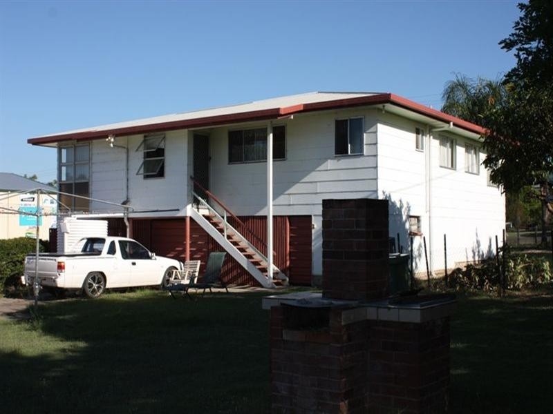 11 Dingyarra Street, Toogoolawah QLD 4313