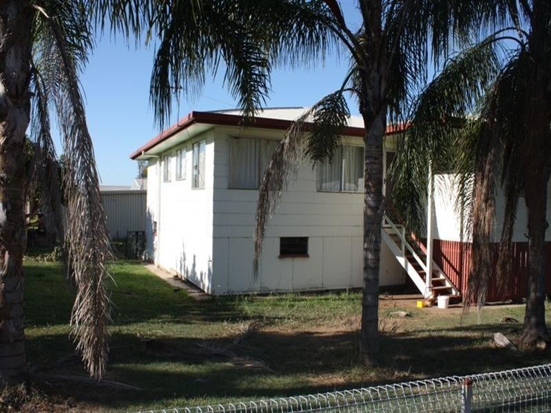11 Dingyarra Street, Toogoolawah QLD 4313